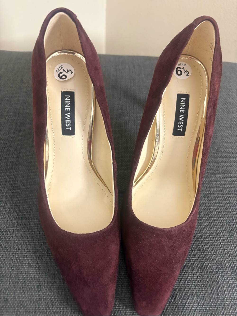 Suede Wine Color  Nine West Closed Toe Slip On Heels Size 6.5 New